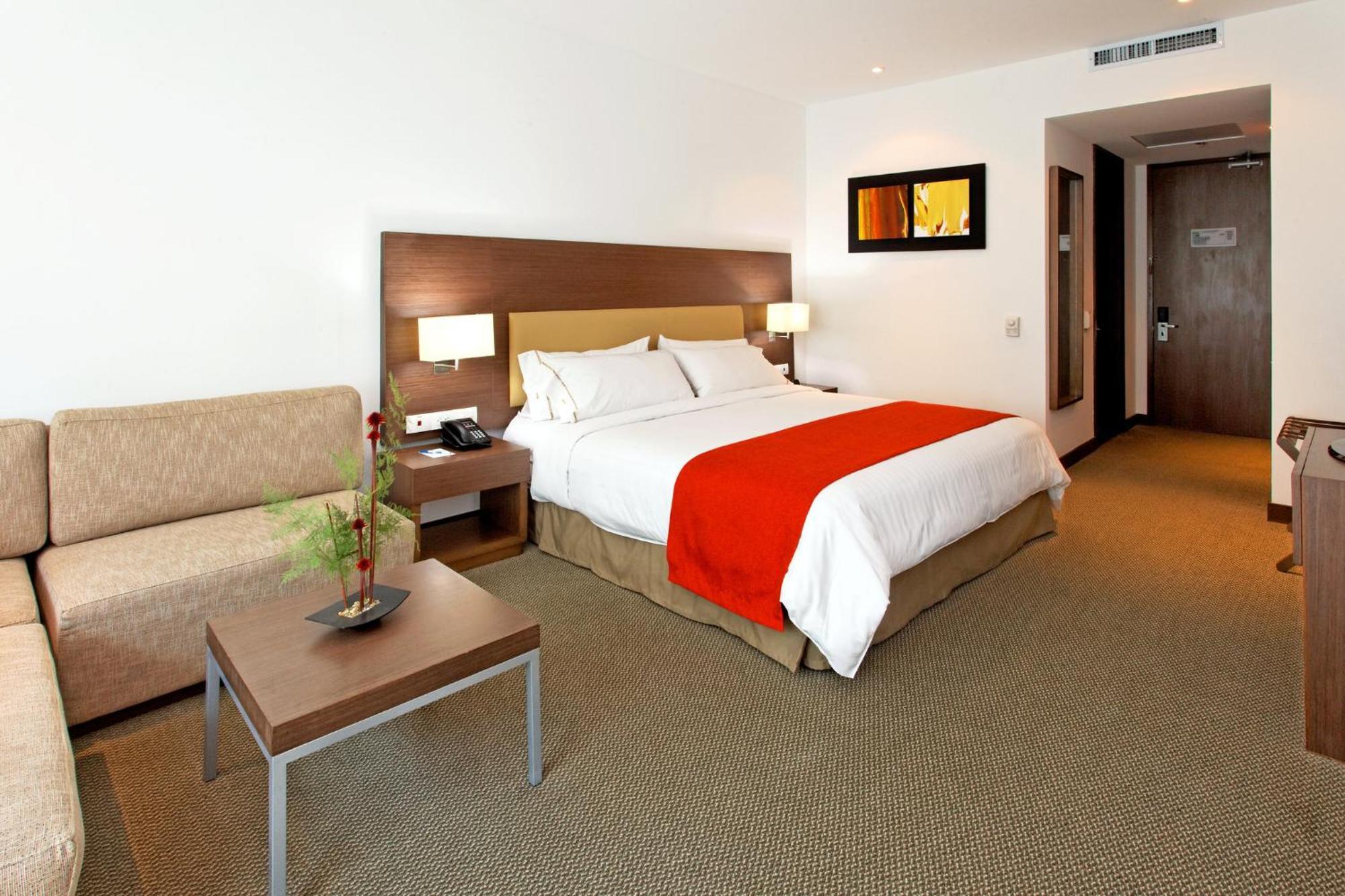 Holiday Inn Express Bogota - Parque La 93 By Ihg Dış mekan fotoğraf